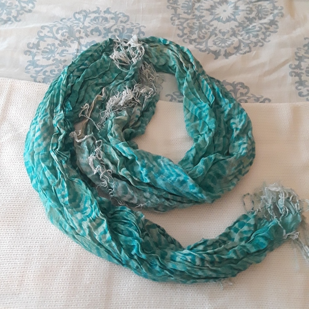 Noma scarf